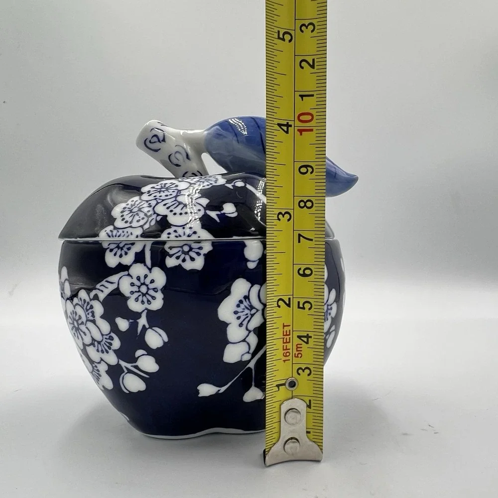 Gump's San‎ Francisco Blue White Porcelain Apple Jar Lid Prunus Cherry Blossom